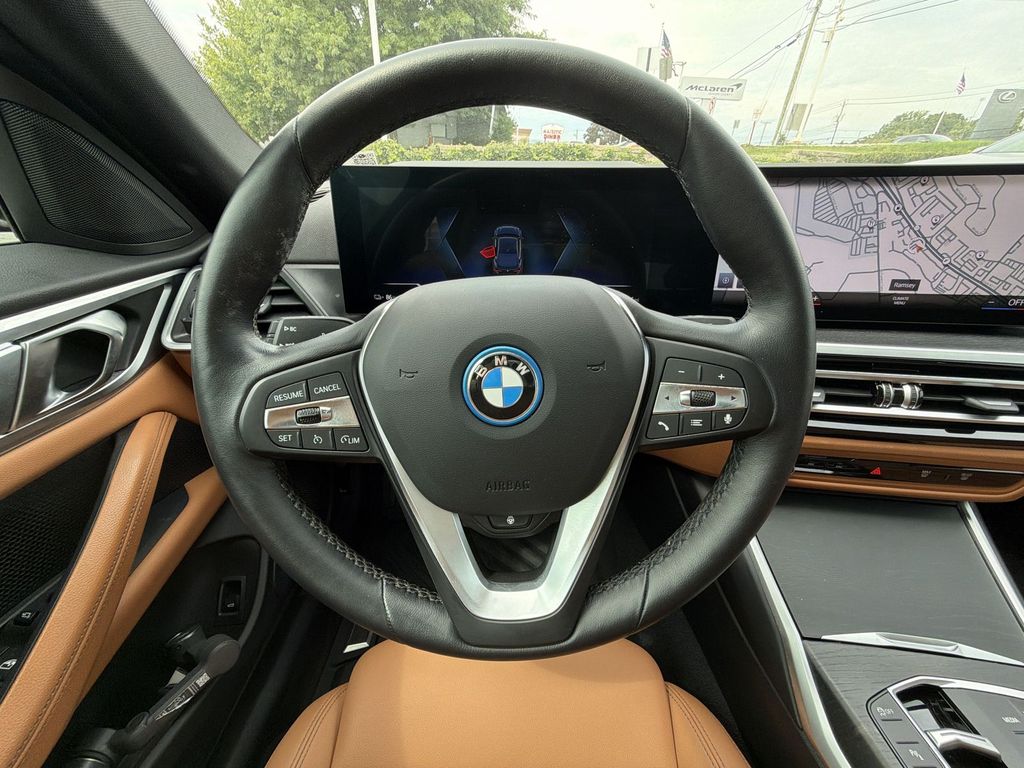 Thumbnail: 2023 BMW i4 - 10