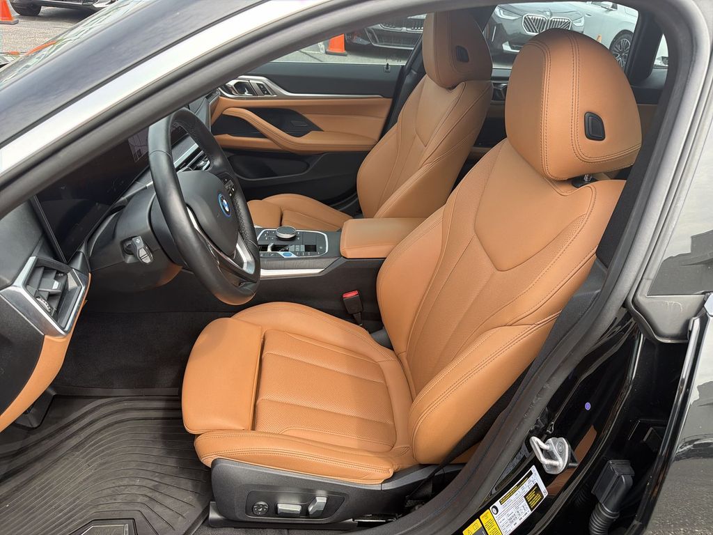 Thumbnail: 2023 BMW i4 - 12