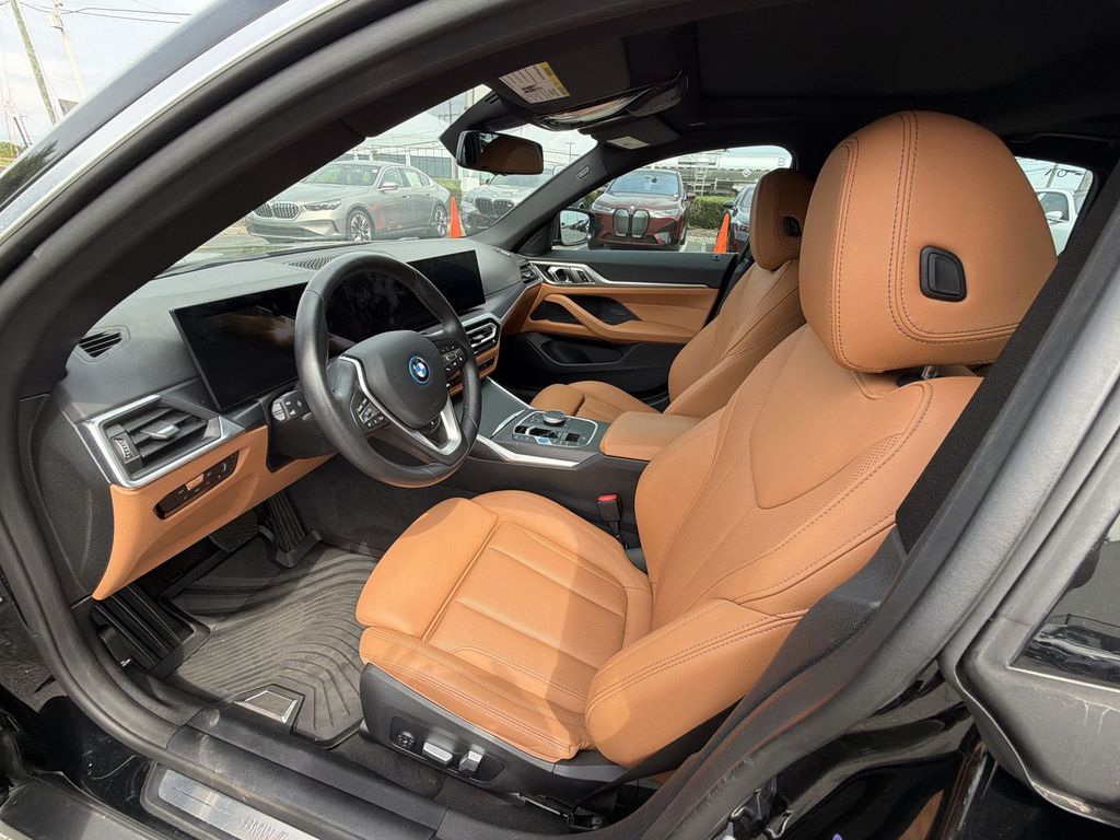 Thumbnail: 2023 BMW i4 - 11