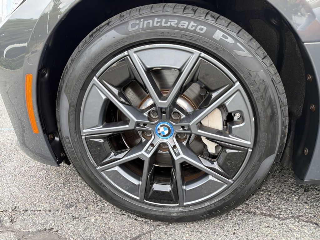 Thumbnail: 2024 BMW i4 - 8