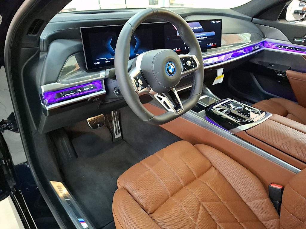 Thumbnail: 2025 BMW i7 - 2