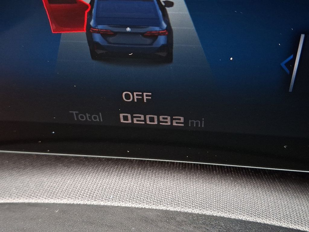 2024 BMW i5 M60 11