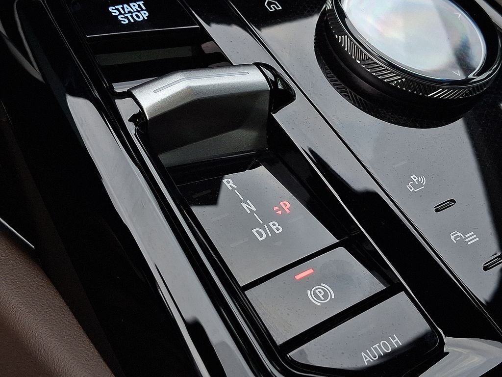 2024 BMW i5 M60 10
