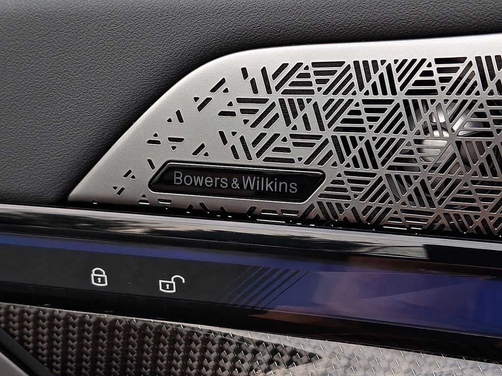 2024 BMW i5 M60 26