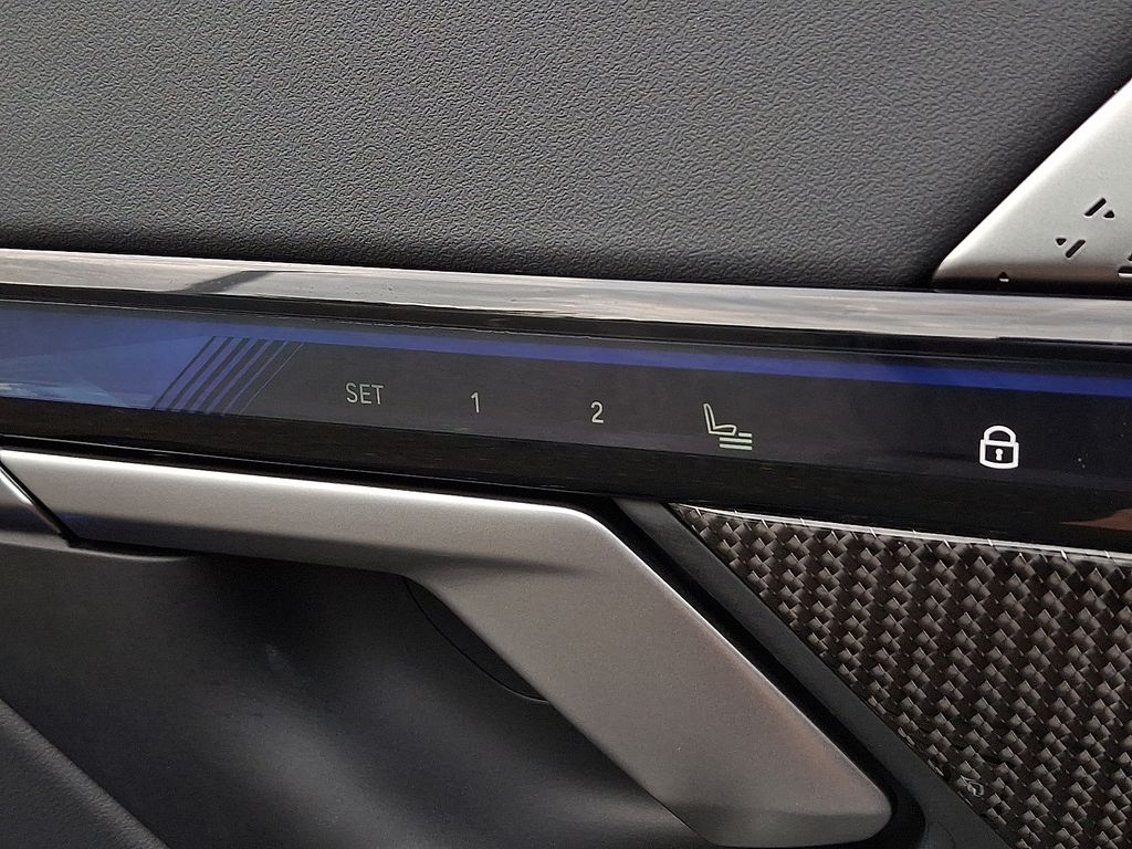 2024 BMW i5 M60 27