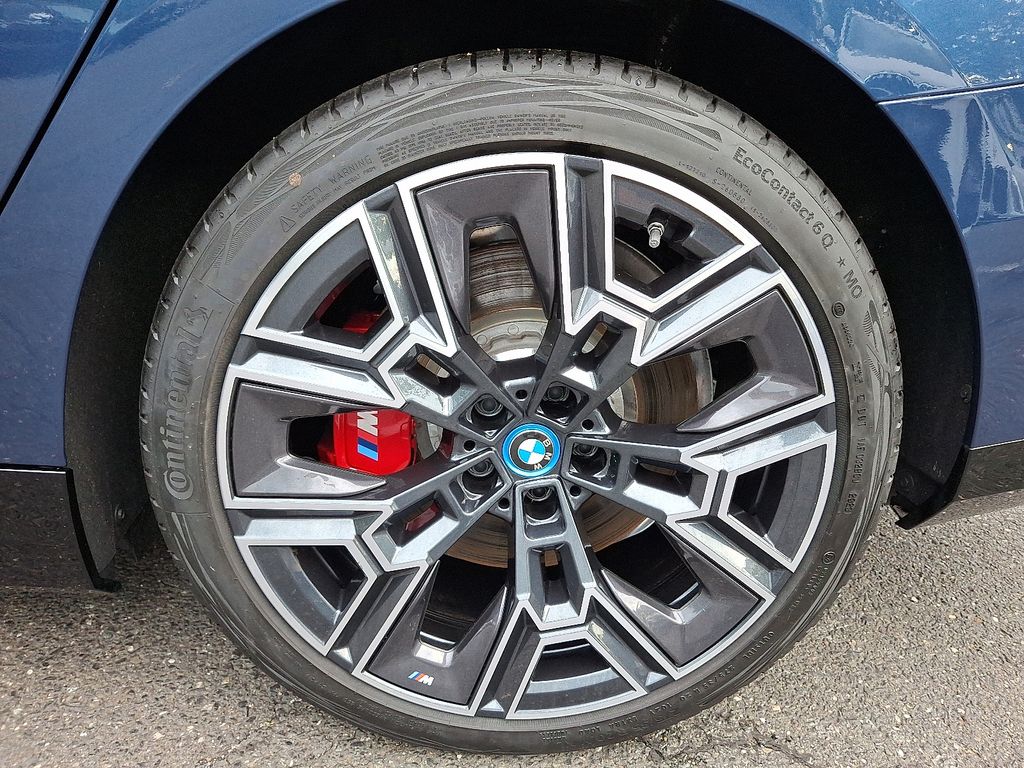 2024 BMW i5 M60 6