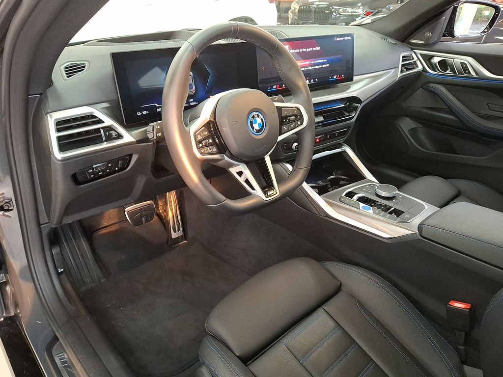 Thumbnail: 2025 BMW i4 - 2