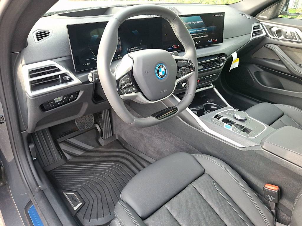 Thumbnail: 2025 BMW i4 - 2