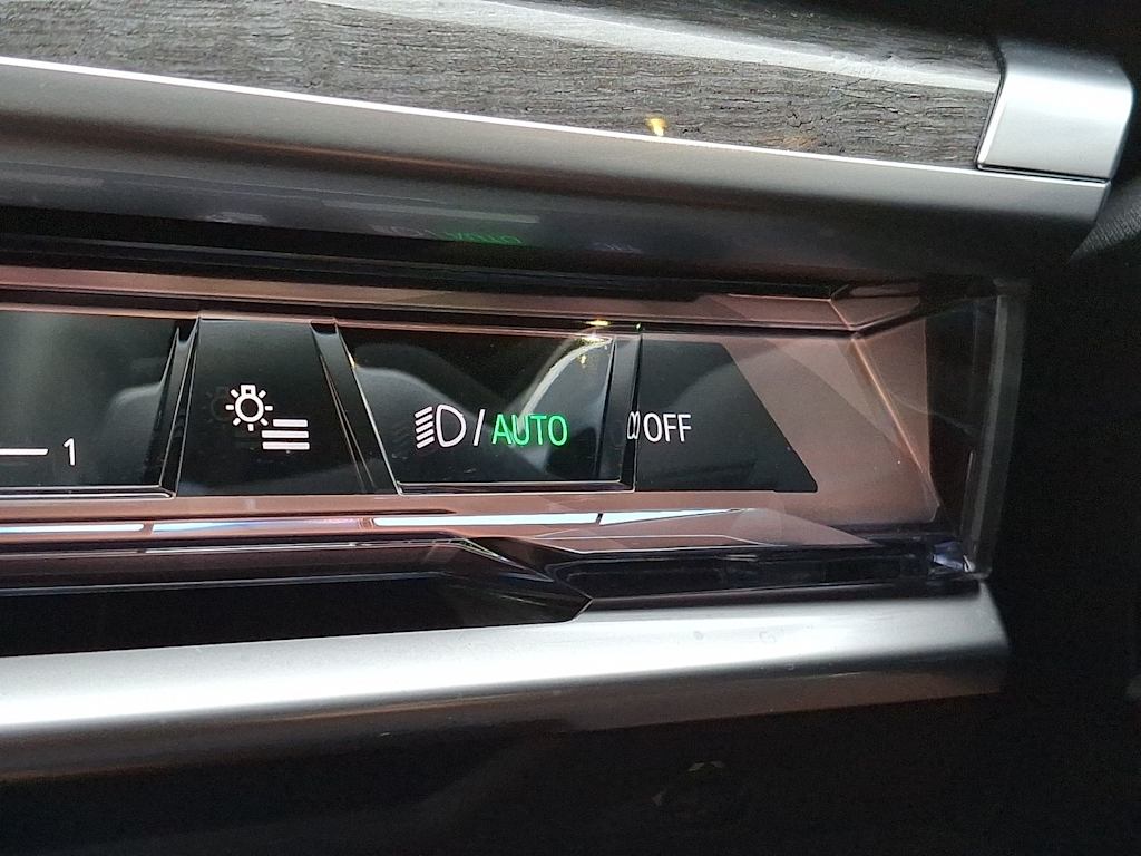 Thumbnail: 2025 BMW i7 - 25