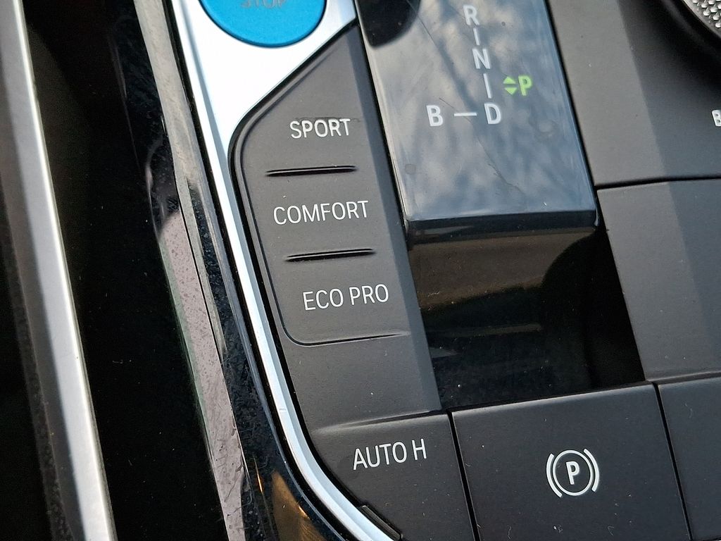 Thumbnail: 2023 BMW i4 - 26