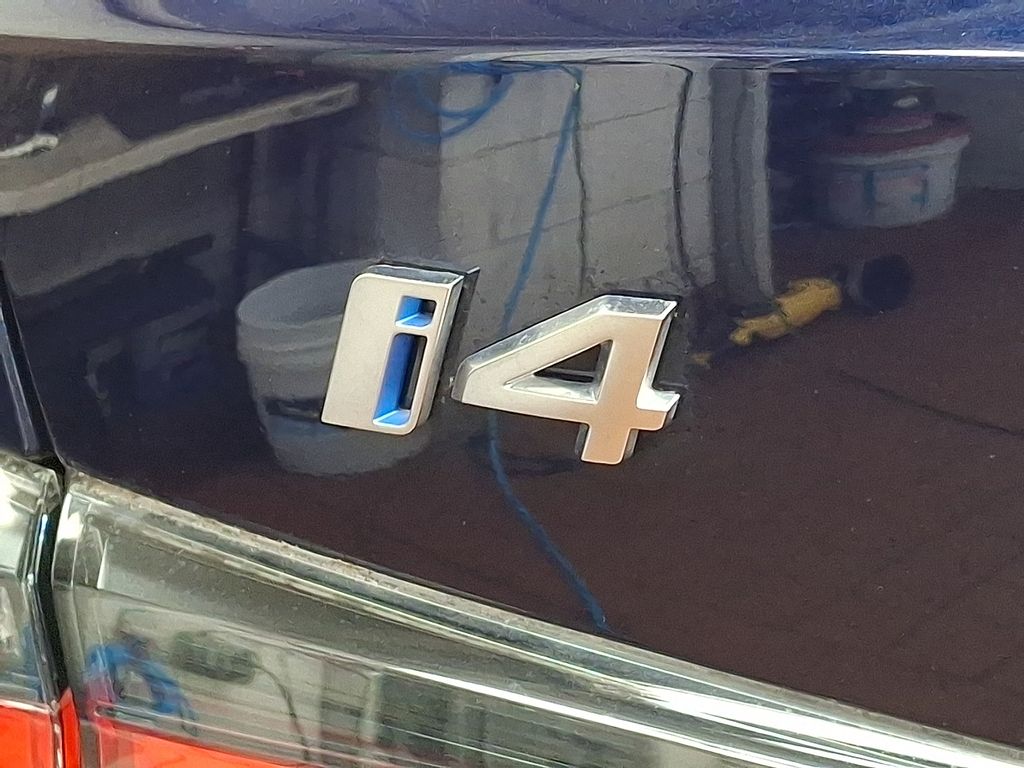 Thumbnail: 2023 BMW i4 - 30
