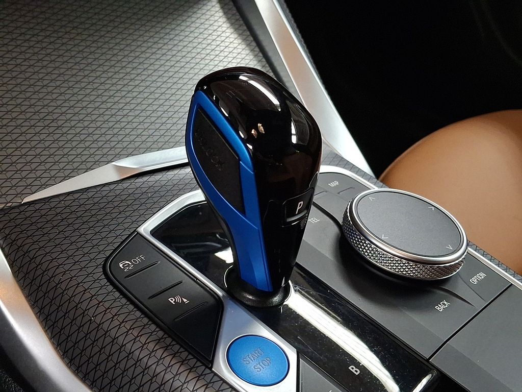 Thumbnail: 2023 BMW i4 - 9