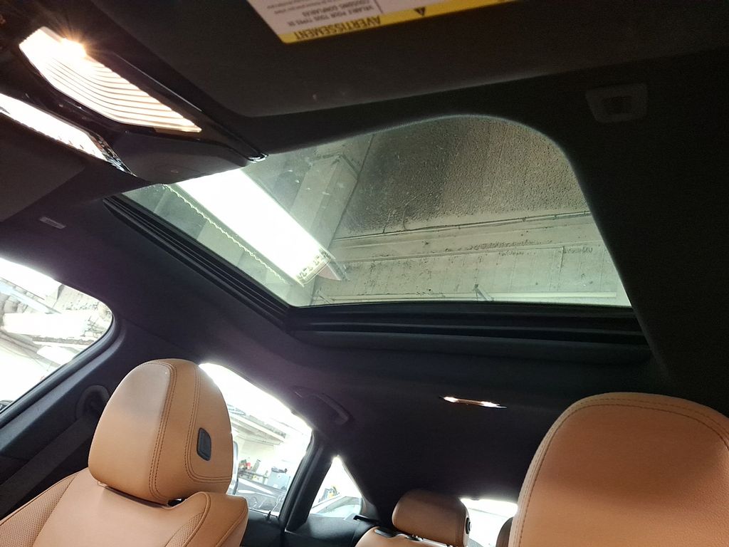 Thumbnail: 2023 BMW i4 - 18