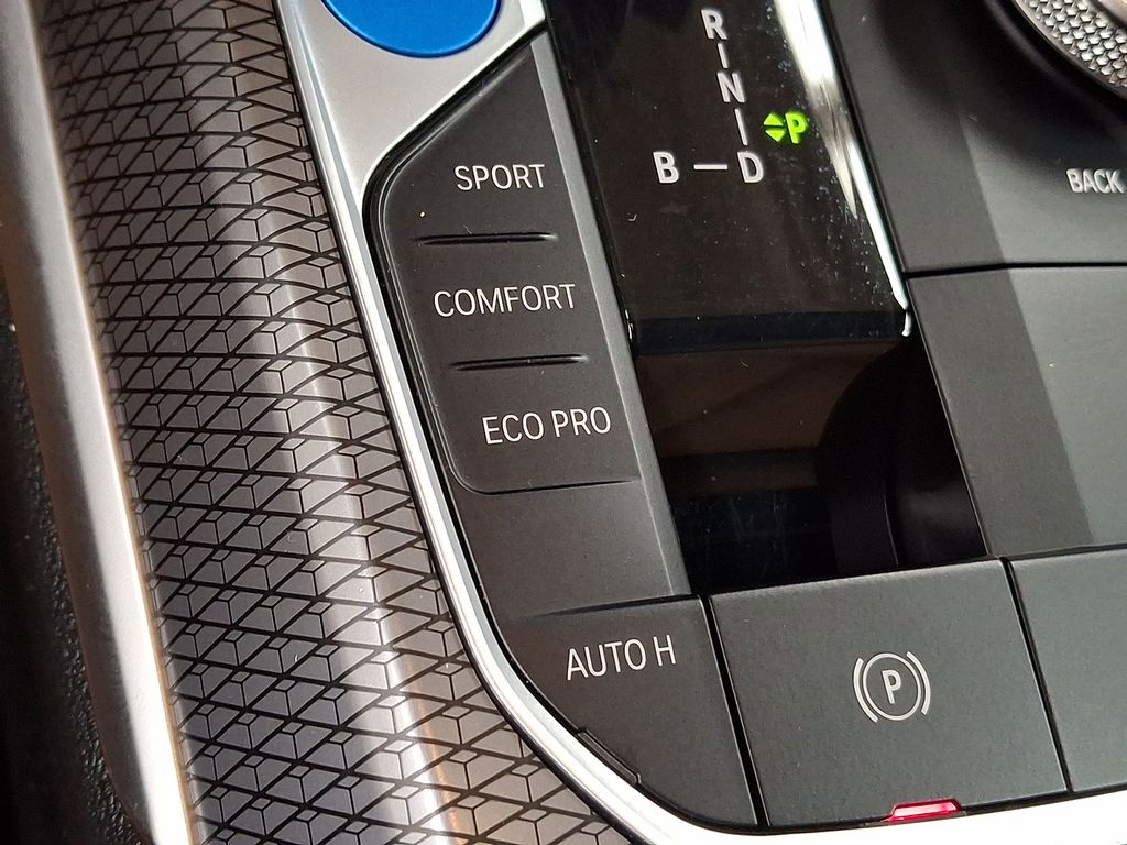 Thumbnail: 2023 BMW i4 - 24