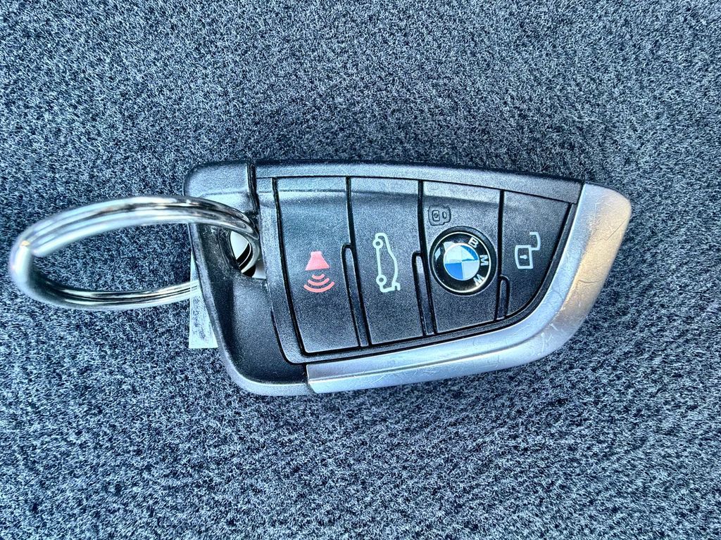 Thumbnail: 2024 BMW i4 - 18