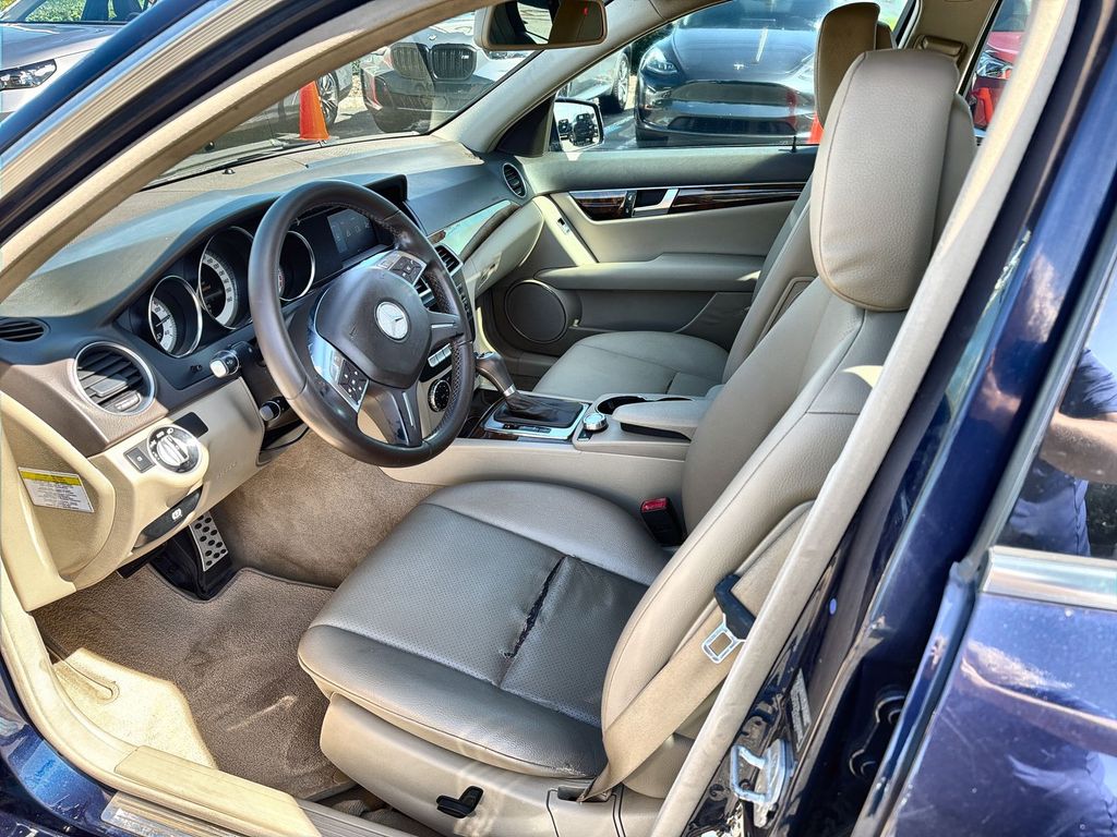 Thumbnail: 2013 Mercedes-Benz C-Class - 11