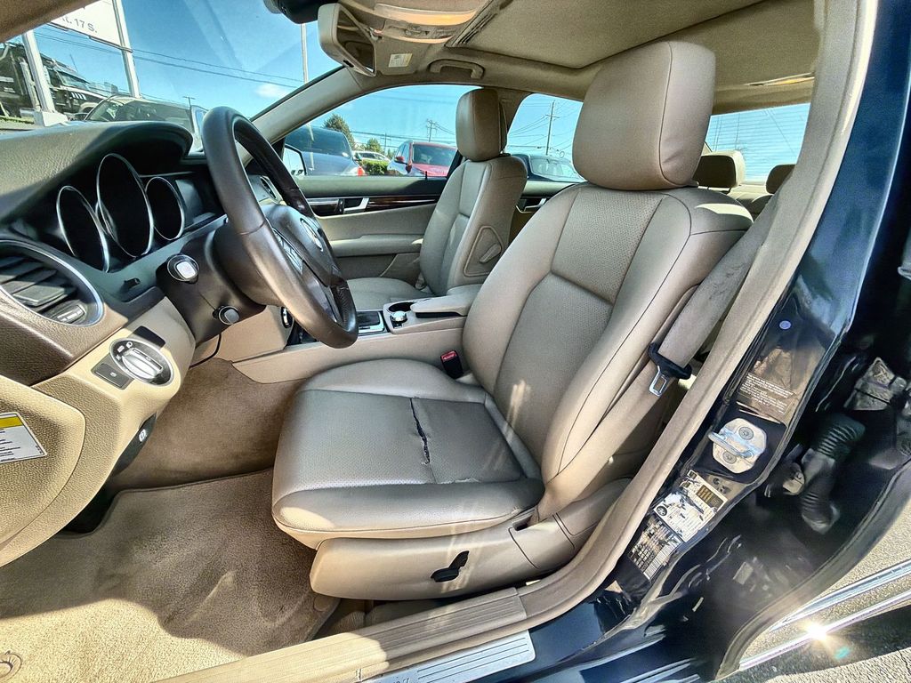 Thumbnail: 2013 Mercedes-Benz C-Class - 12