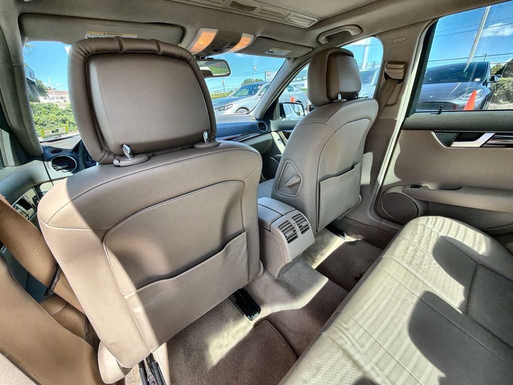 Thumbnail: 2013 Mercedes-Benz C-Class - 13