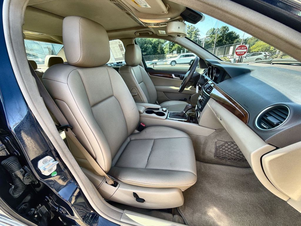 Thumbnail: 2013 Mercedes-Benz C-Class - 28
