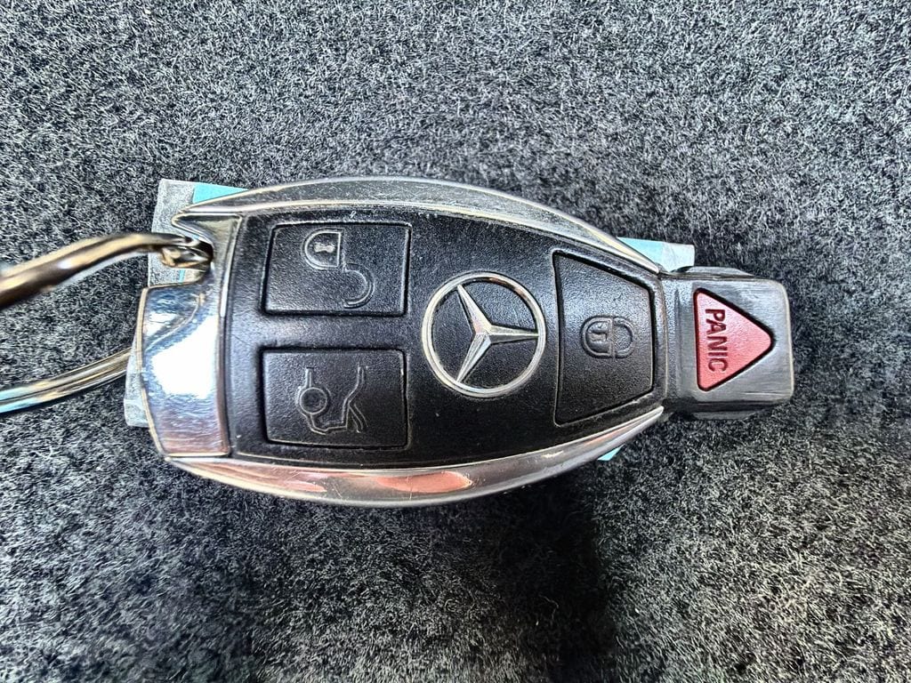 Thumbnail: 2013 Mercedes-Benz C-Class - 18