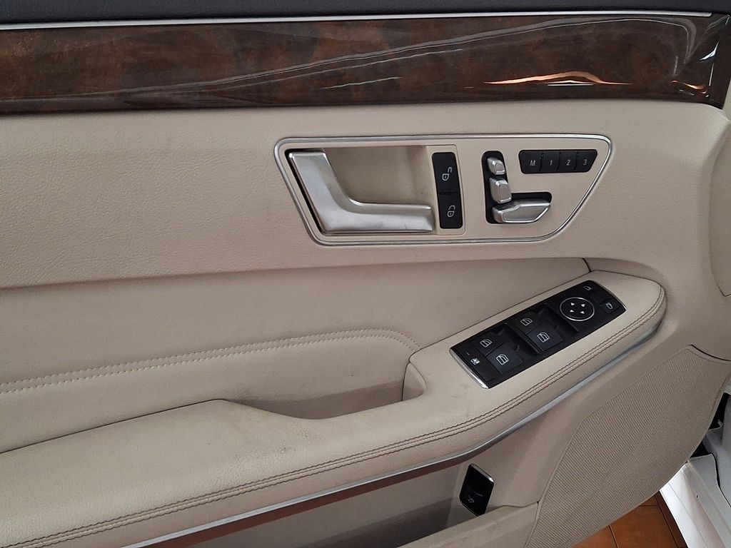 Thumbnail: 2014 Mercedes-Benz E-Class - 15