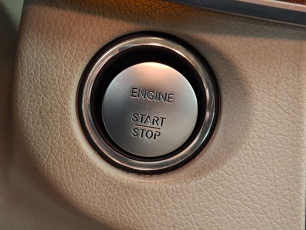 Thumbnail: 2014 Mercedes-Benz E-Class - 24