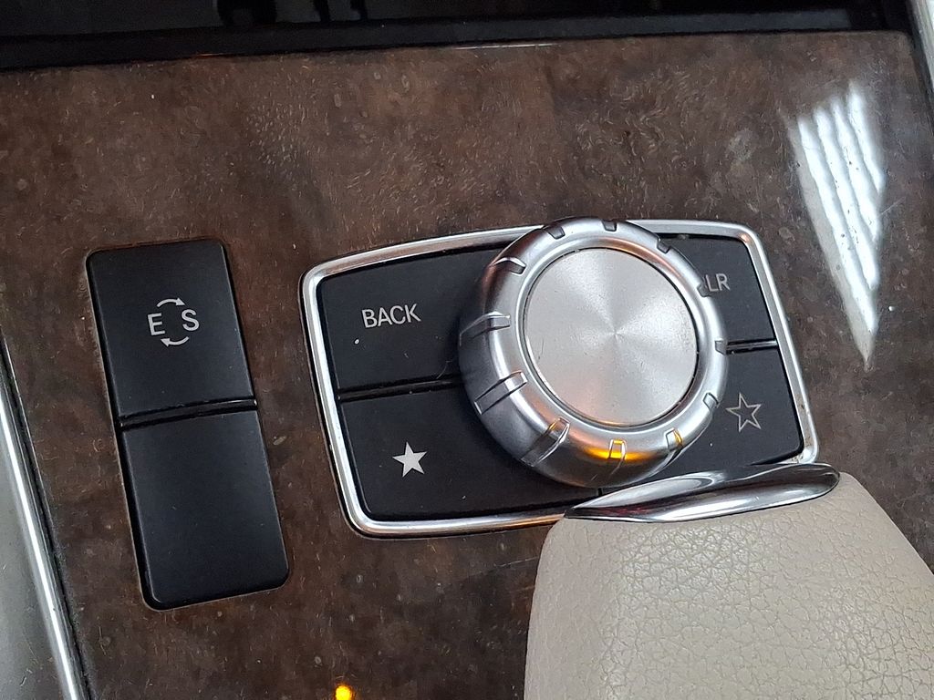 Thumbnail: 2014 Mercedes-Benz E-Class - 25