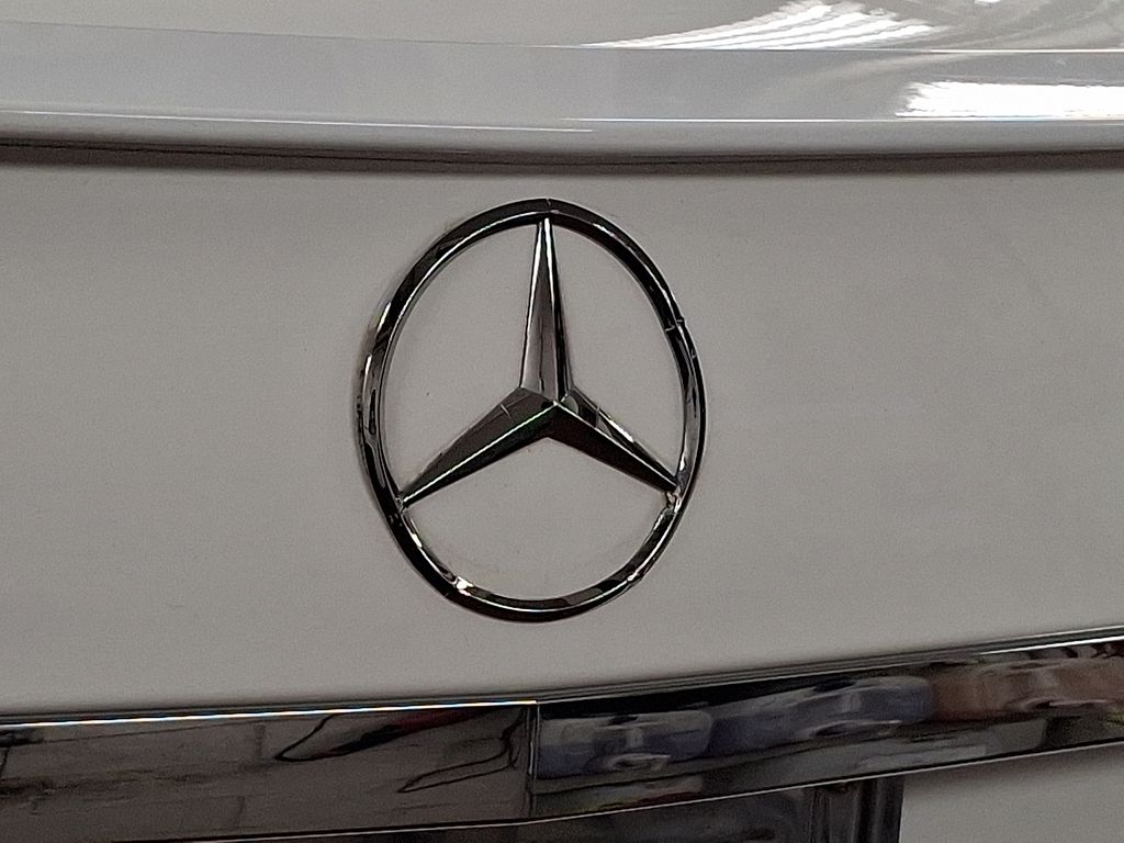 Thumbnail: 2014 Mercedes-Benz E-Class - 30