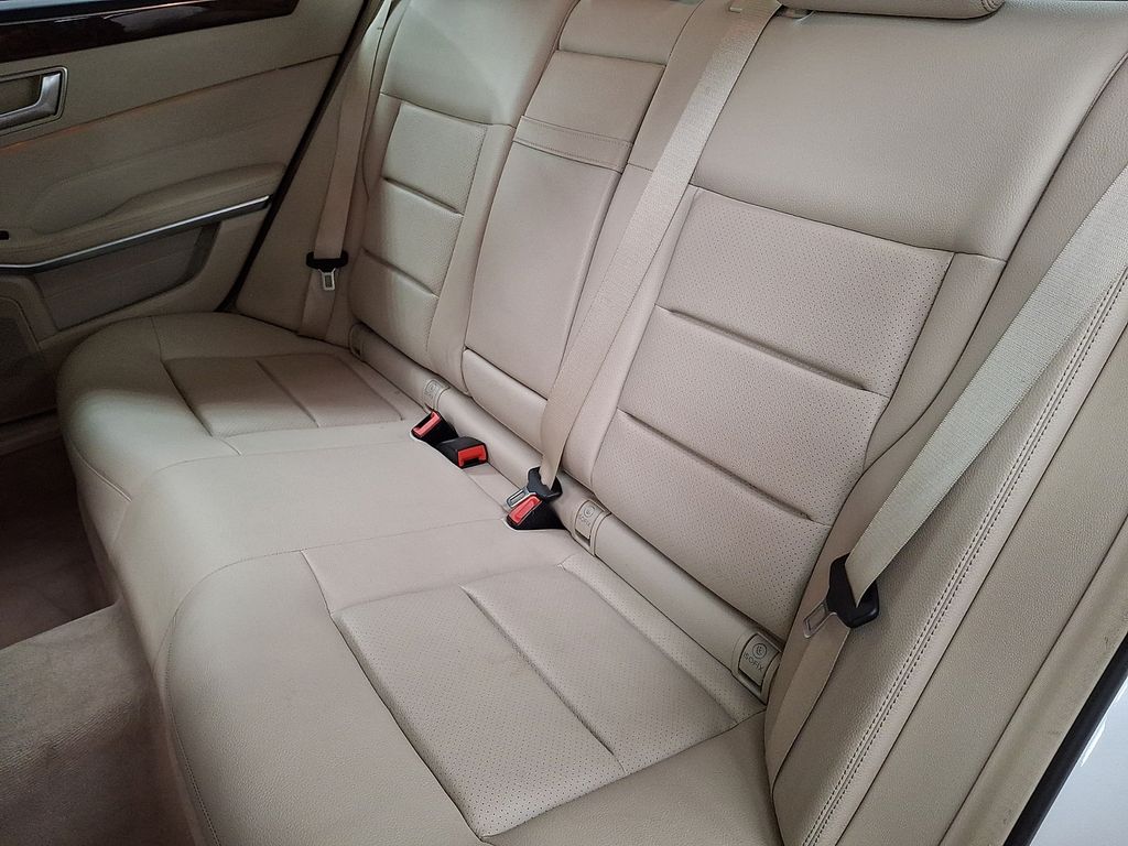 Thumbnail: 2014 Mercedes-Benz E-Class - 10