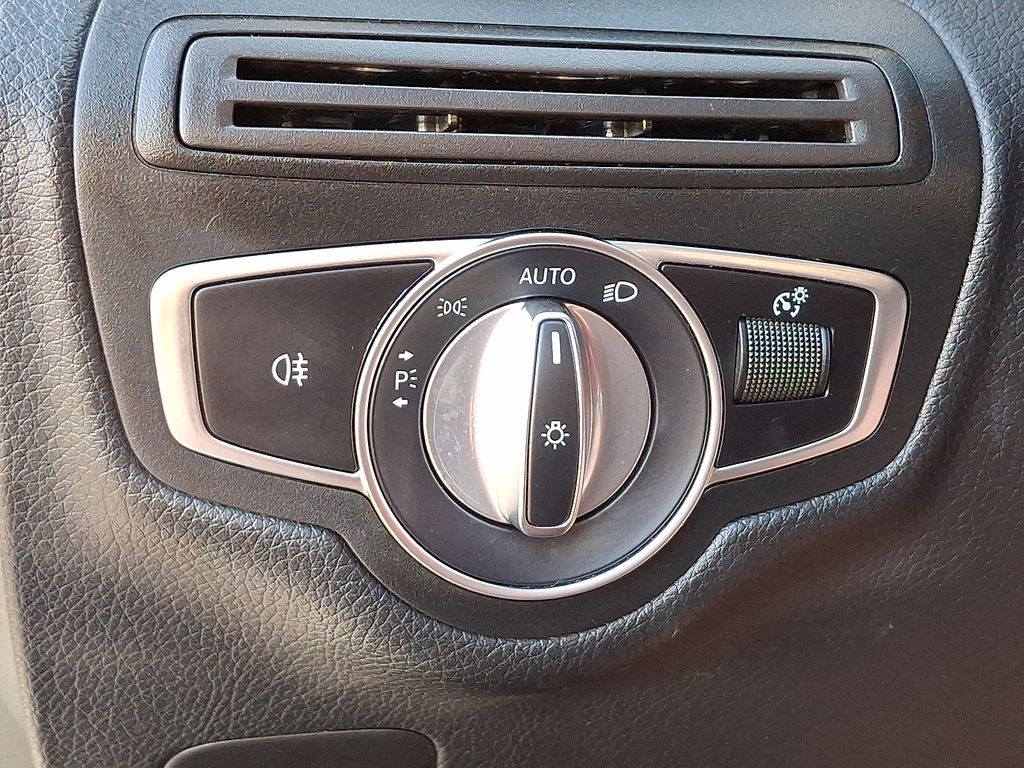 2019 Mercedes-Benz C-Class C 300 23