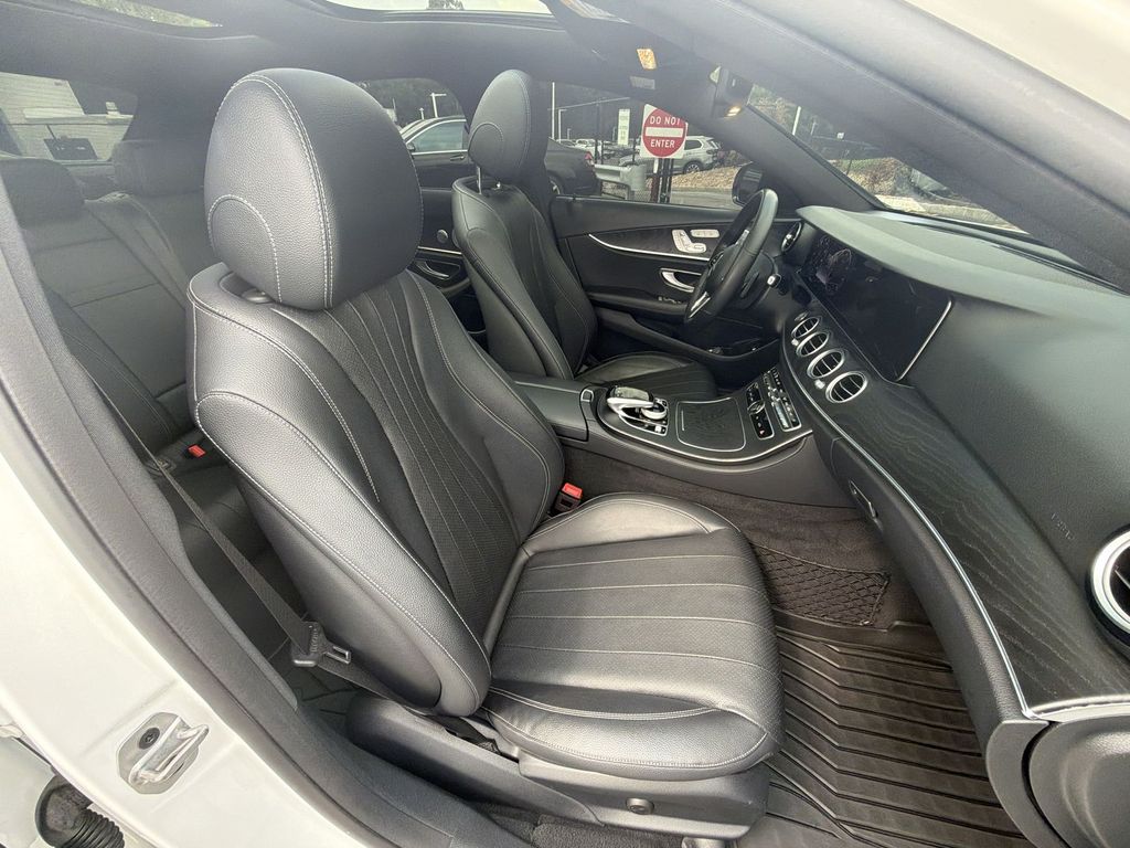 Thumbnail: 2019 Mercedes-Benz E-Class - 12