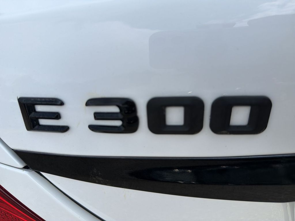Thumbnail: 2019 Mercedes-Benz E-Class - 27
