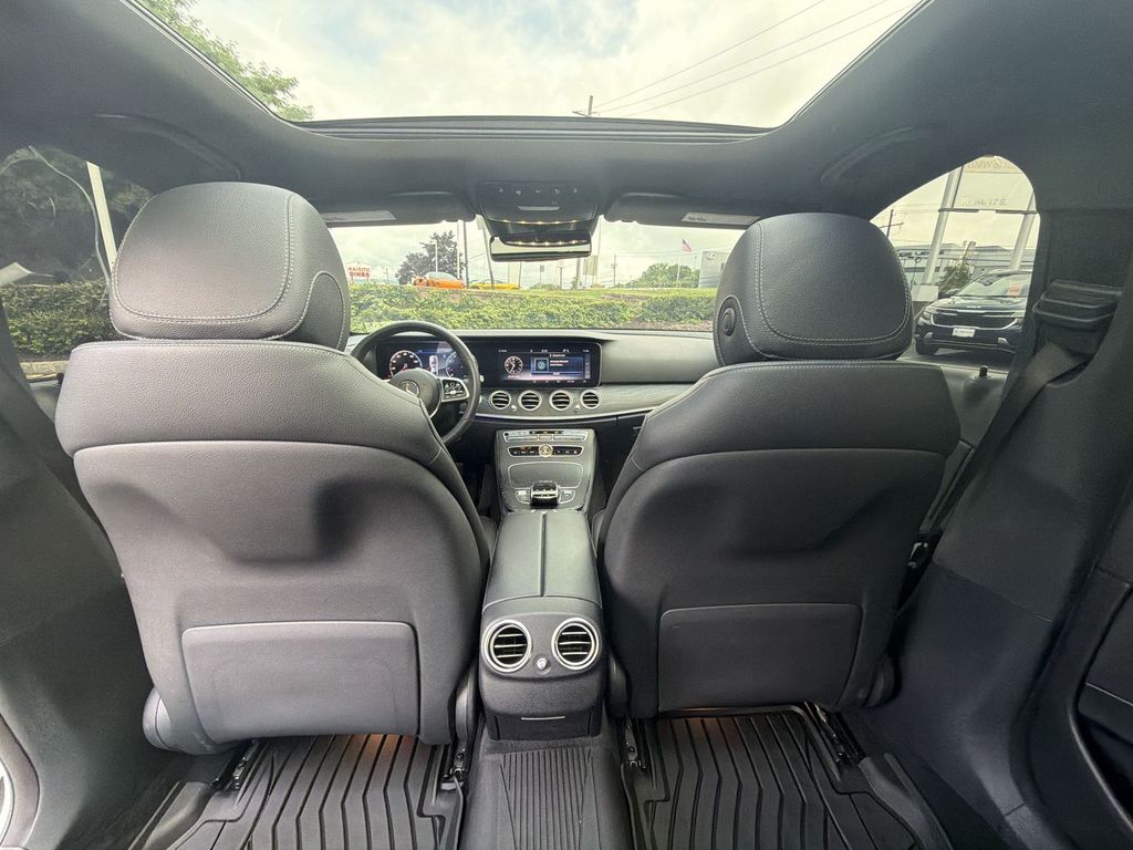 Thumbnail: 2019 Mercedes-Benz E-Class - 28