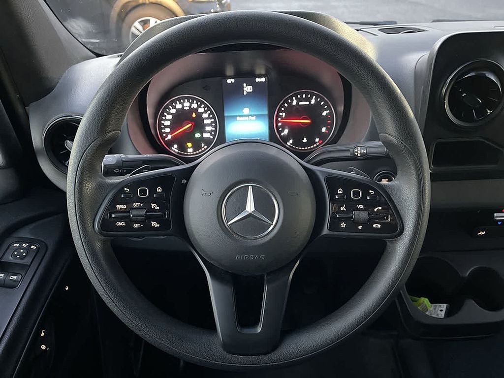 Thumbnail: 2019 Mercedes-Benz Sprinter - 10
