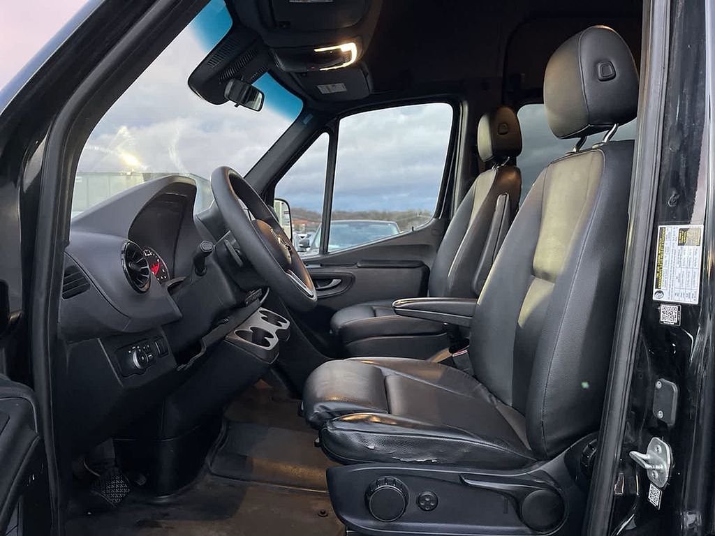 Thumbnail: 2019 Mercedes-Benz Sprinter - 11