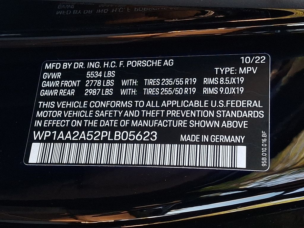 Thumbnail: 2023 Porsche Macan - 29