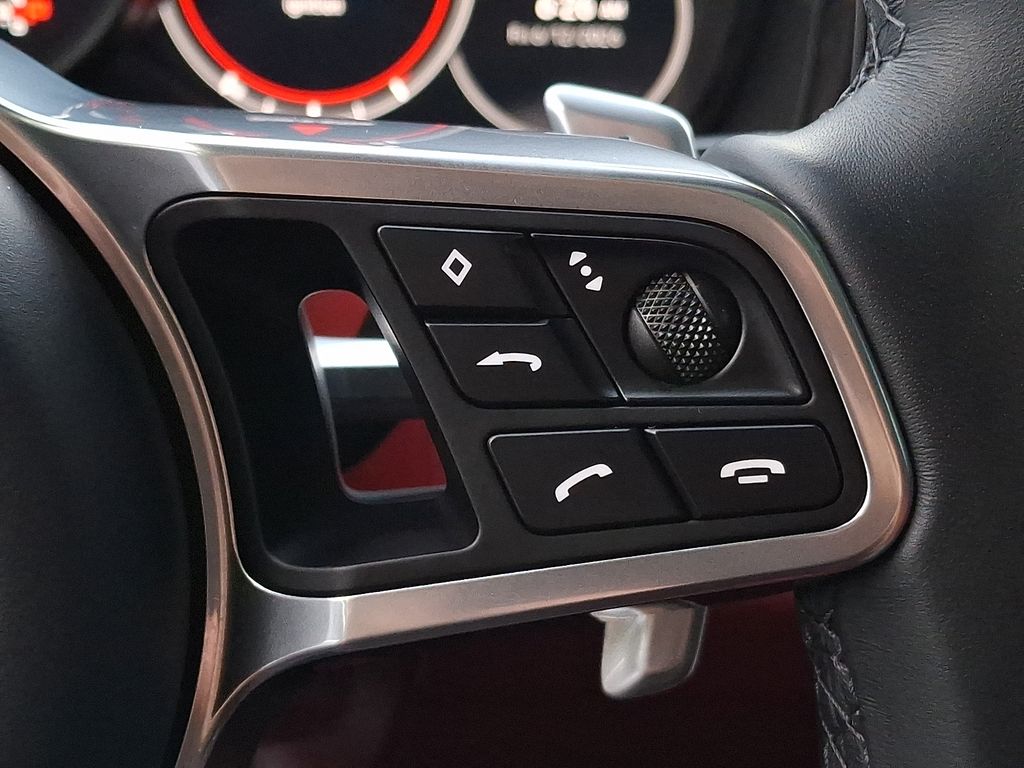Thumbnail: 2022 Porsche Cayenne - 21
