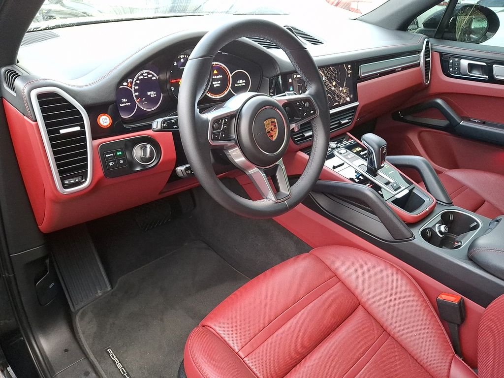 Thumbnail: 2022 Porsche Cayenne - 2