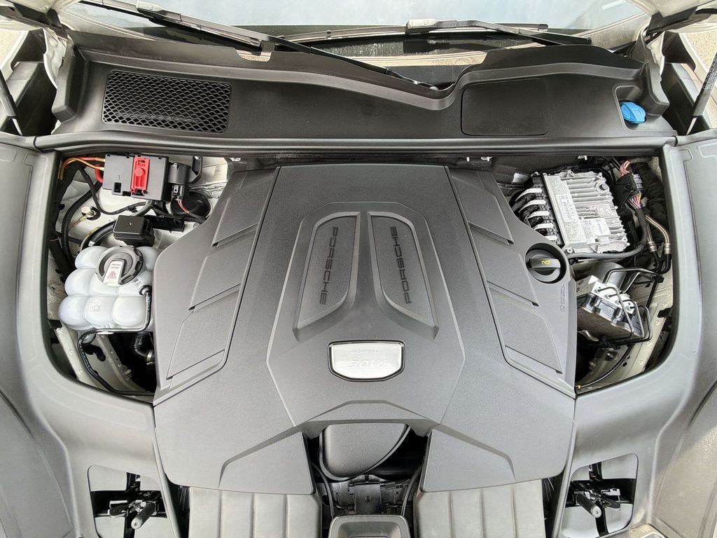 Thumbnail: 2023 Porsche Cayenne - 9