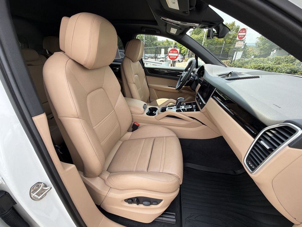 Thumbnail: 2023 Porsche Cayenne - 29