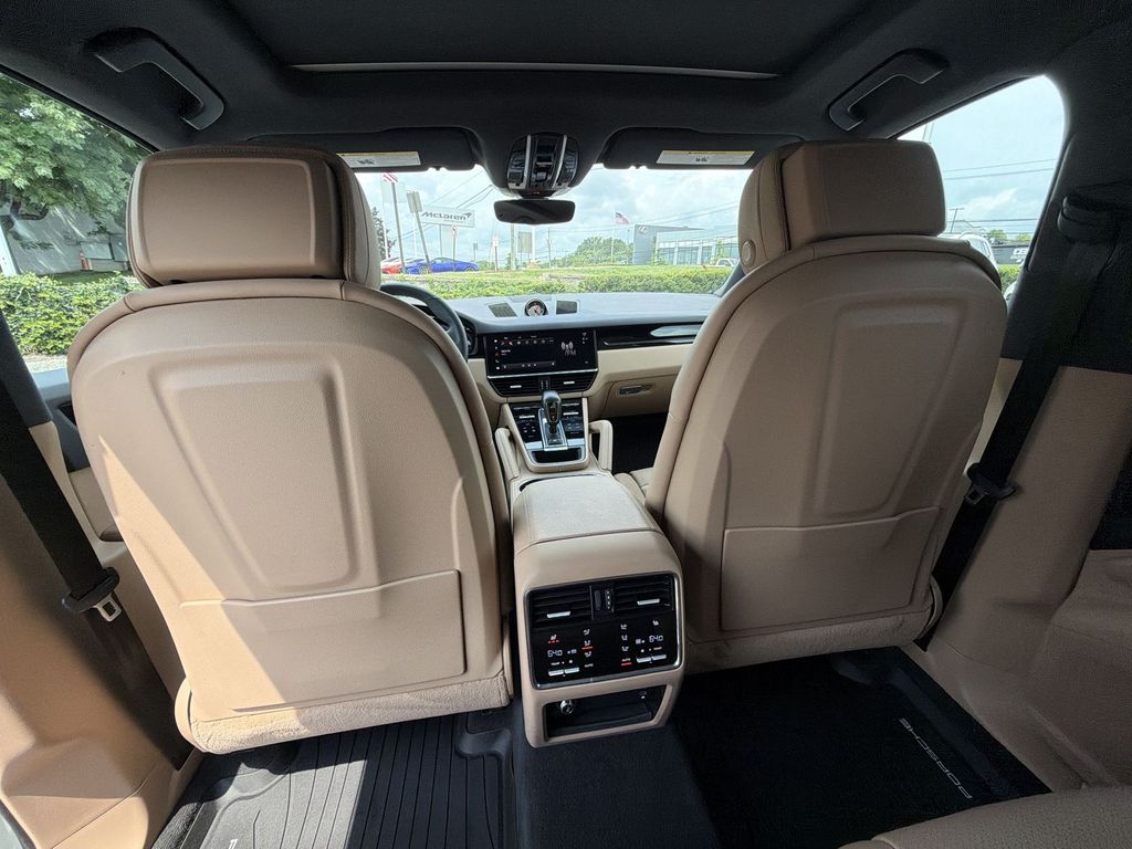Thumbnail: 2023 Porsche Cayenne - 28