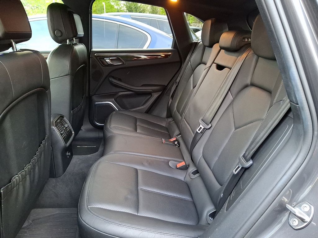 Thumbnail: 2016 Porsche Macan - 8