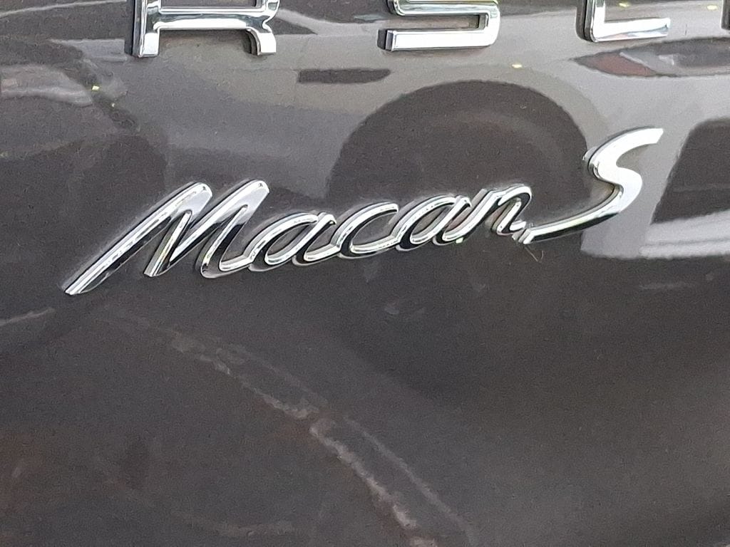 Thumbnail: 2016 Porsche Macan - 30