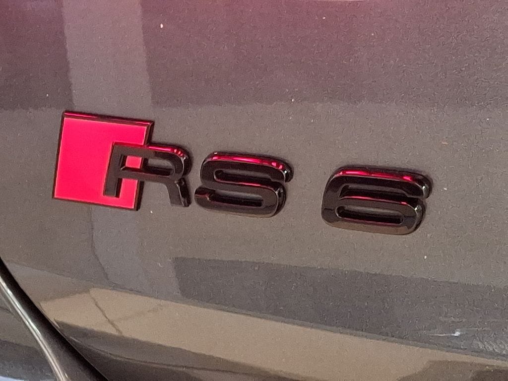 Thumbnail: 2025 Audi RS 6 - 33