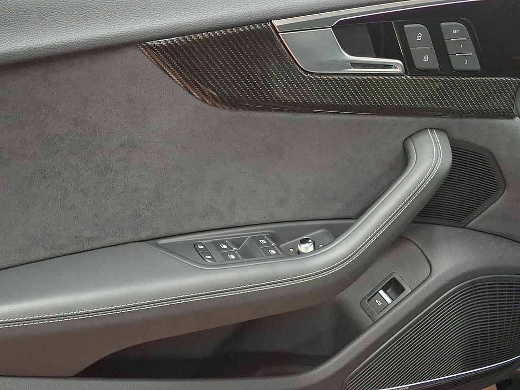 Thumbnail: 2024 Audi RS 5 - 17