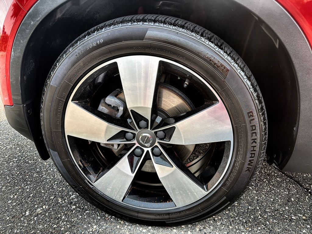 Thumbnail: 2021 Volvo XC40 - 8