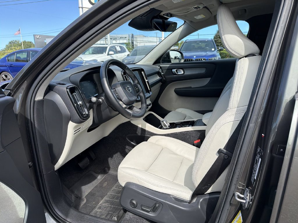 Thumbnail: 2019 Volvo XC40 - 11