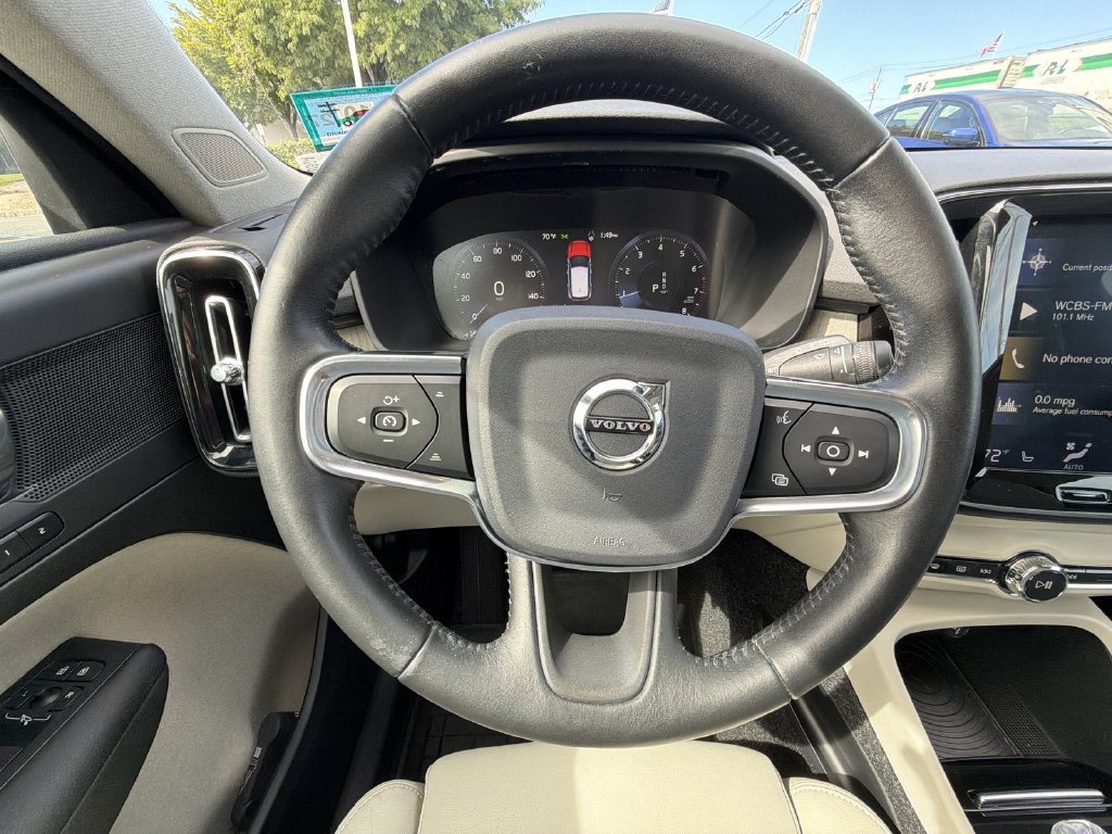 Thumbnail: 2019 Volvo XC40 - 10