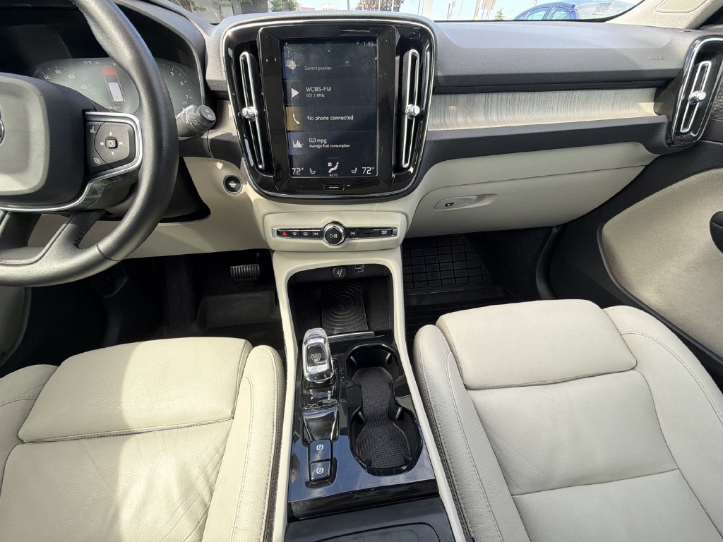 Thumbnail: 2019 Volvo XC40 - 14