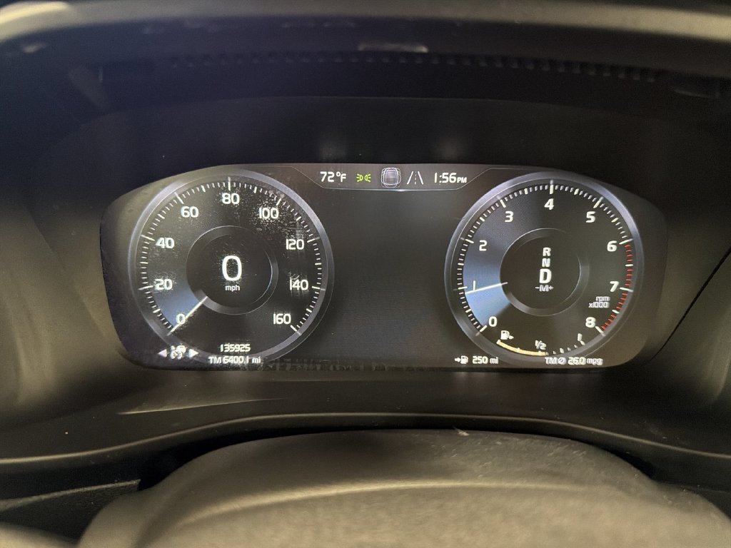 Thumbnail: 2019 Volvo XC40 - 16